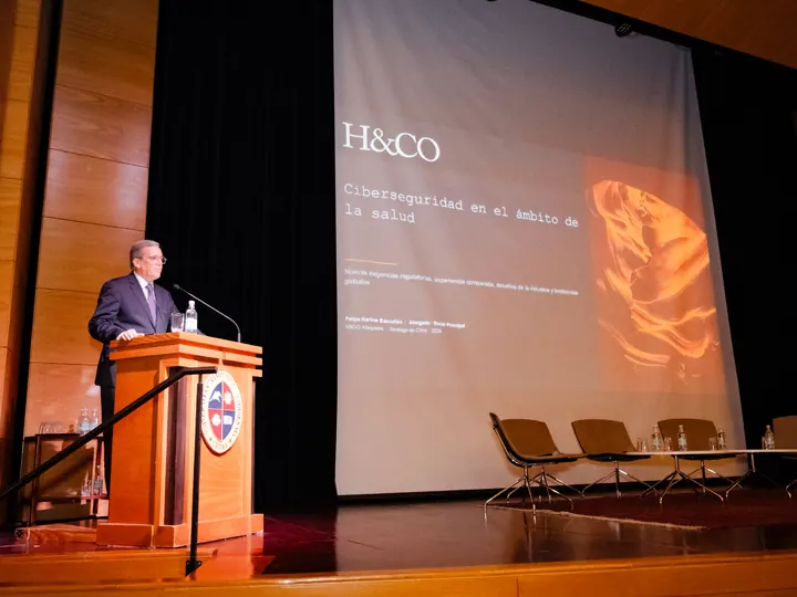 Conferencia de Felipe Harboe.